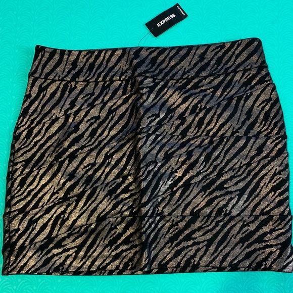 Express - 2 Miniskirts - Picture 2 of 3